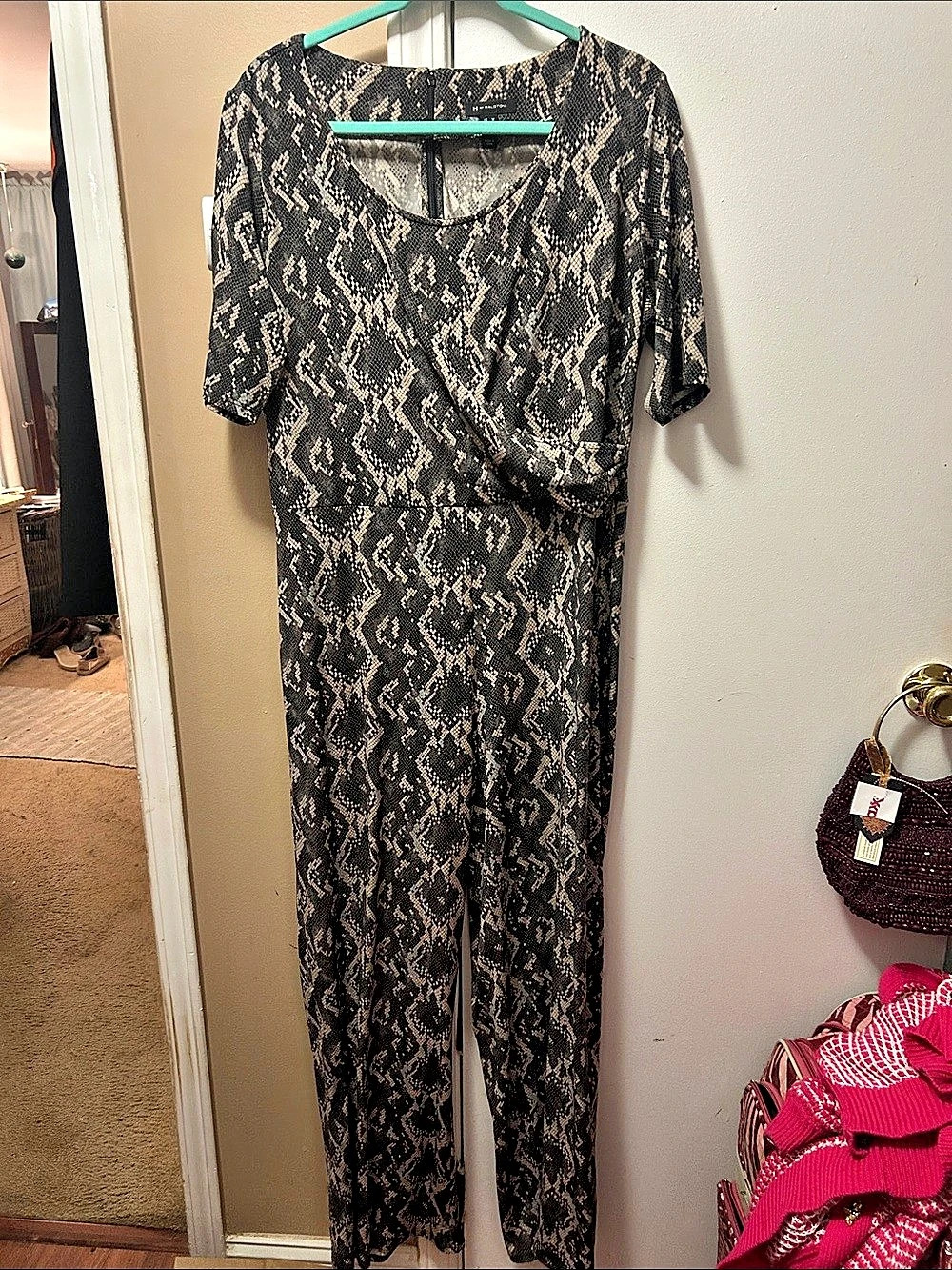 H by HALSTON Animal Print Jumpsuit in Black & Cream Size Medium Like New, stretc